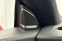 punainen Mercedes-Benz CLS 2017 kuva 26.