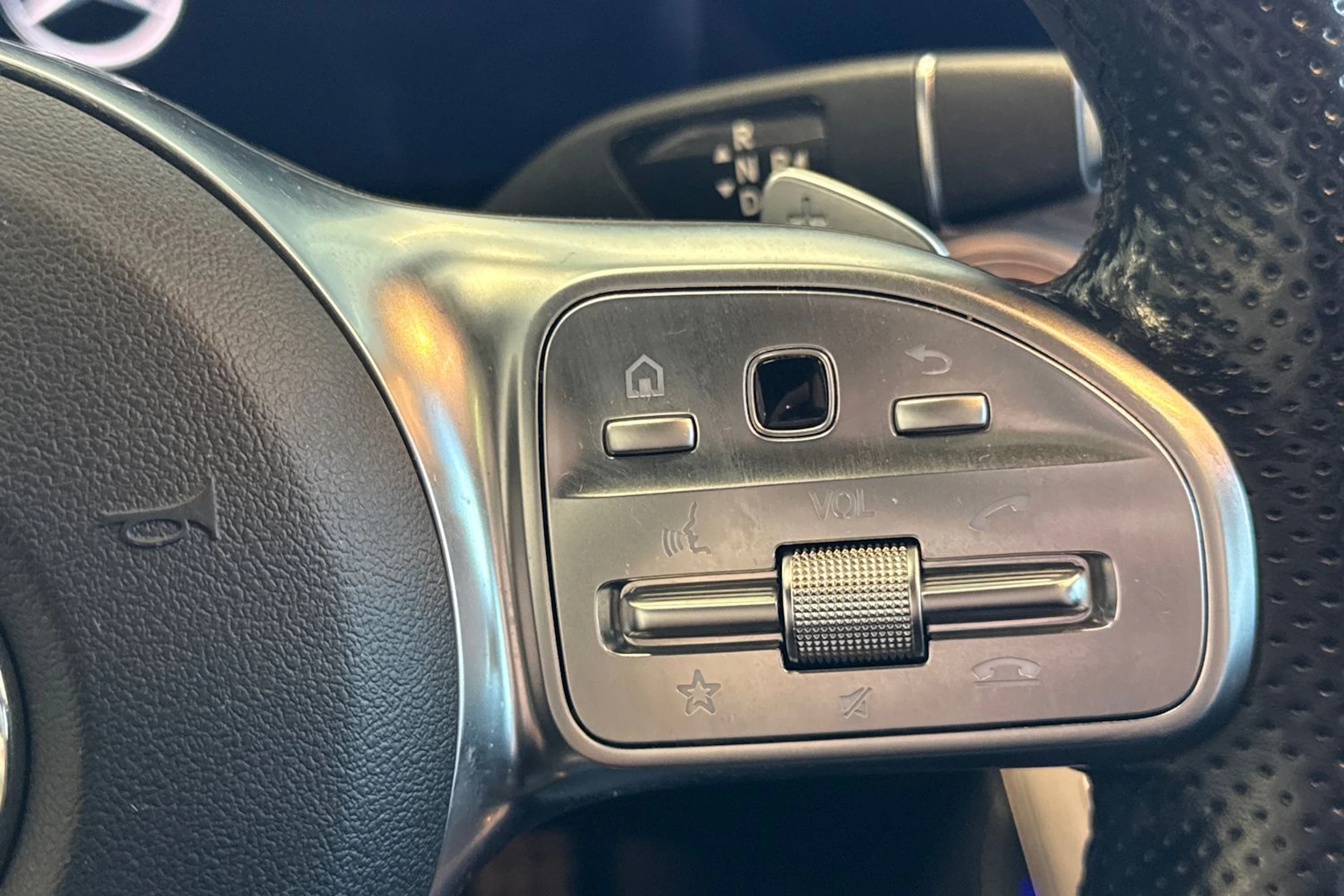 harmaa Mercedes-Benz CLS 2019 kuva 16.