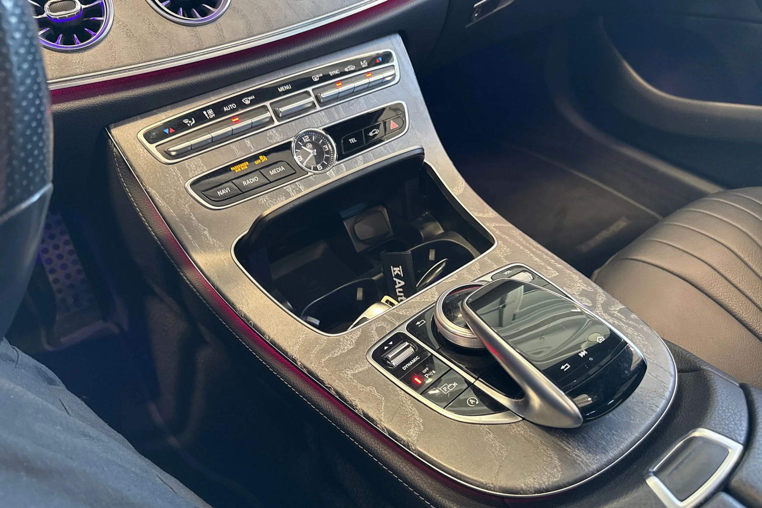 harmaa Mercedes-Benz CLS 2019 kuva 24.