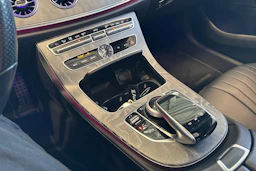 harmaa Mercedes-Benz CLS 2019 kuva 24.
