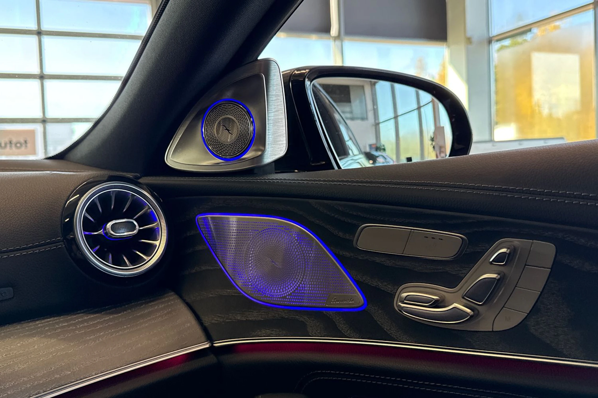 harmaa Mercedes-Benz CLS 2019 kuva 29.