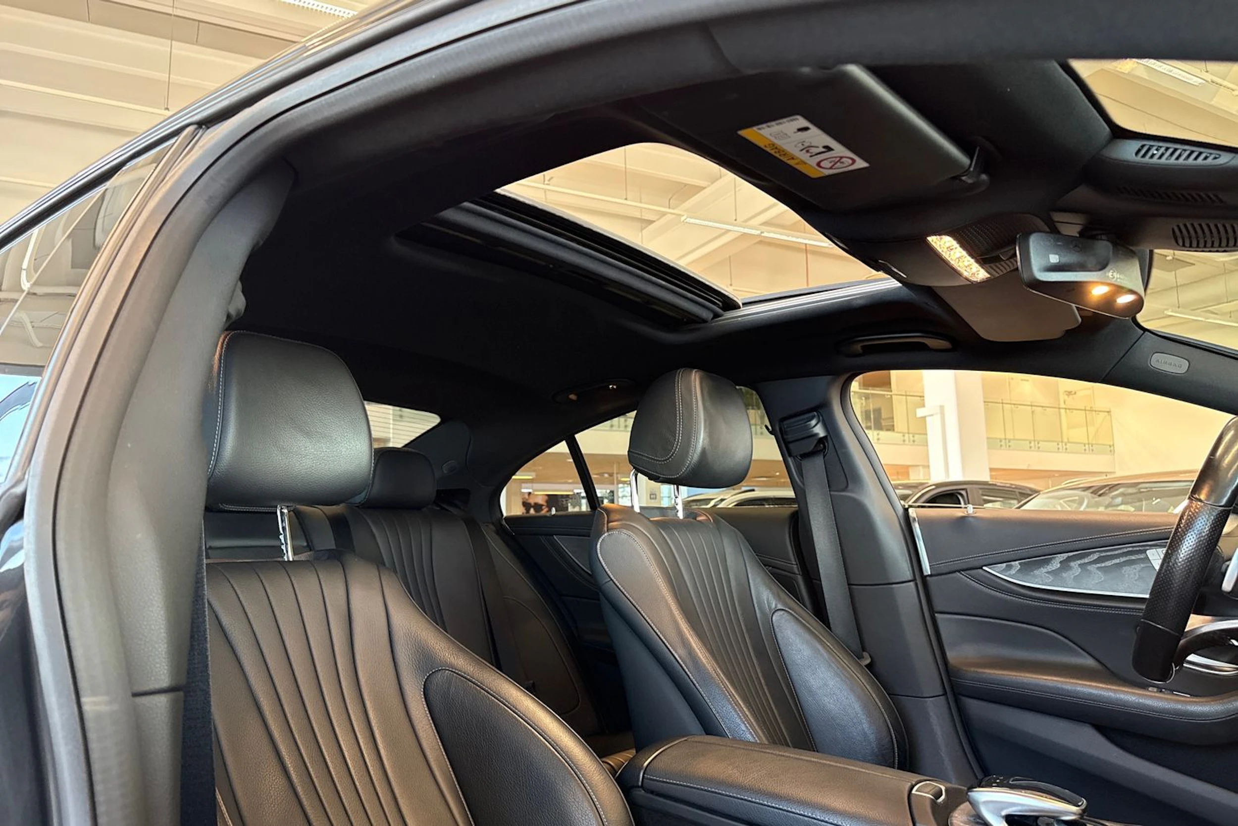 harmaa Mercedes-Benz CLS 2019 kuva 34.
