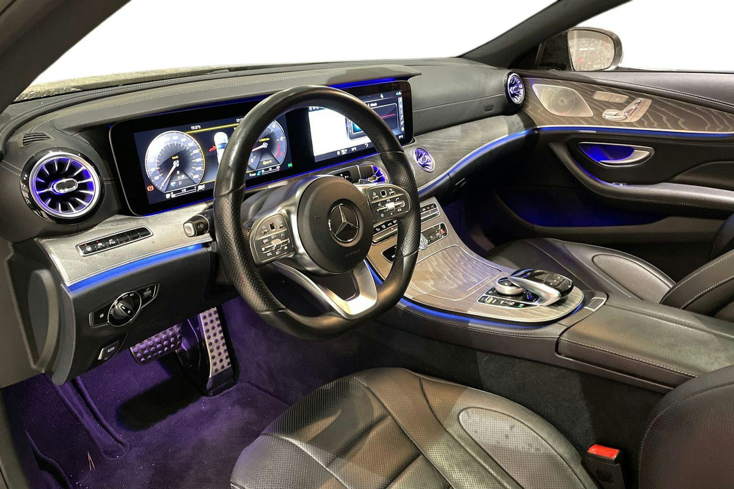 Harmaa Mercedes-Benz CLS 2019 kuva 3.