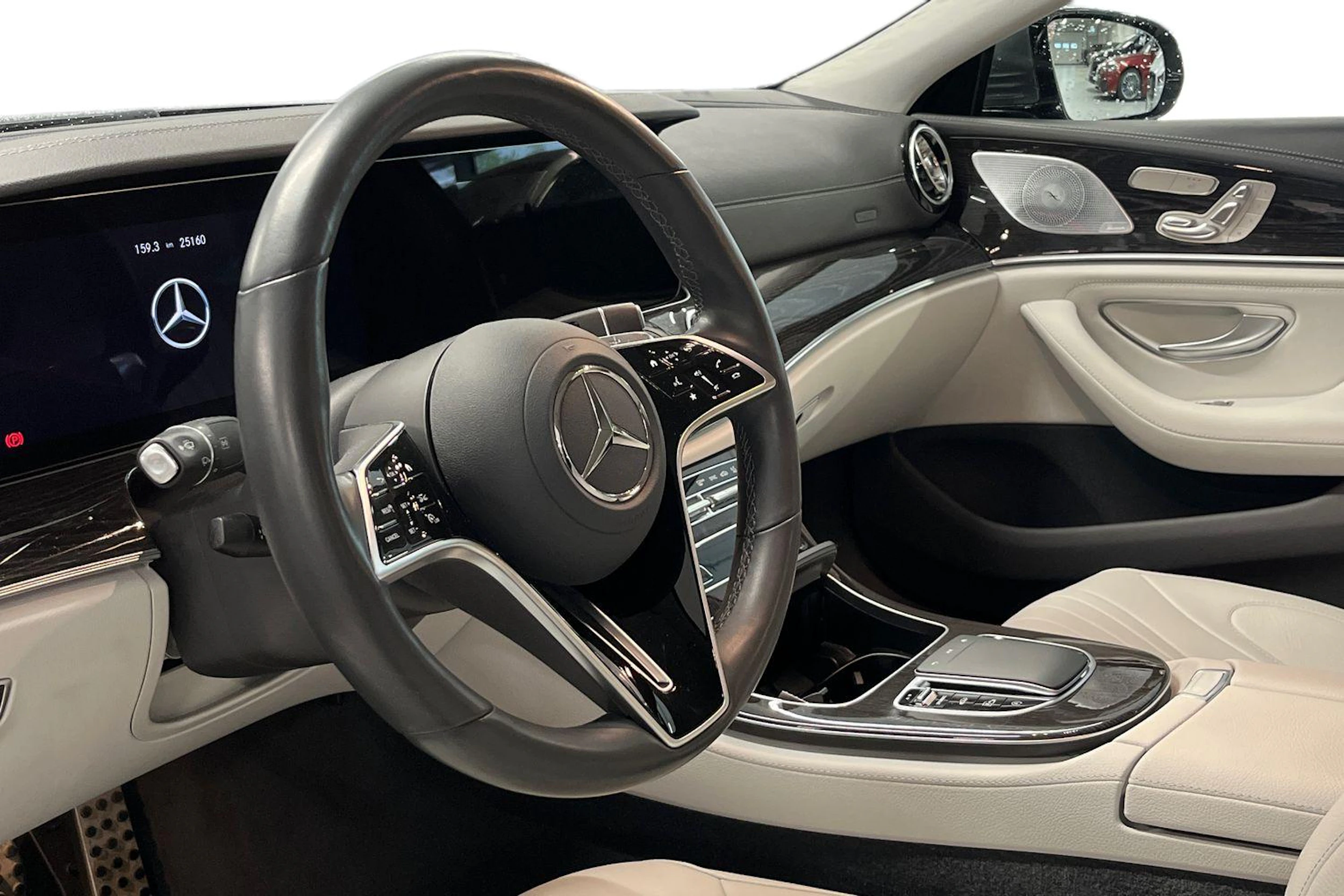 Harmaa Mercedes-Benz CLS 2022 kuva 3.