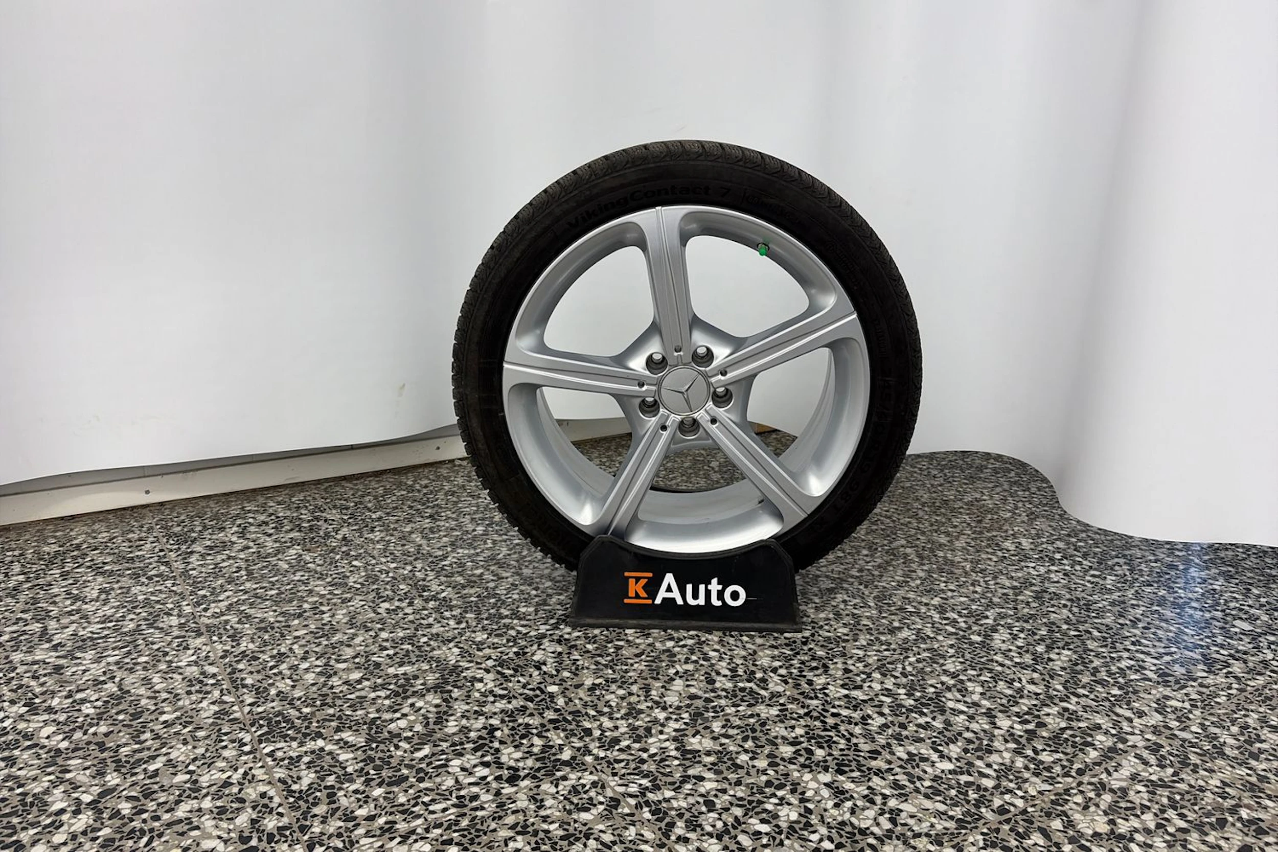 Harmaa Mercedes-Benz CLS 2022 kuva 10.