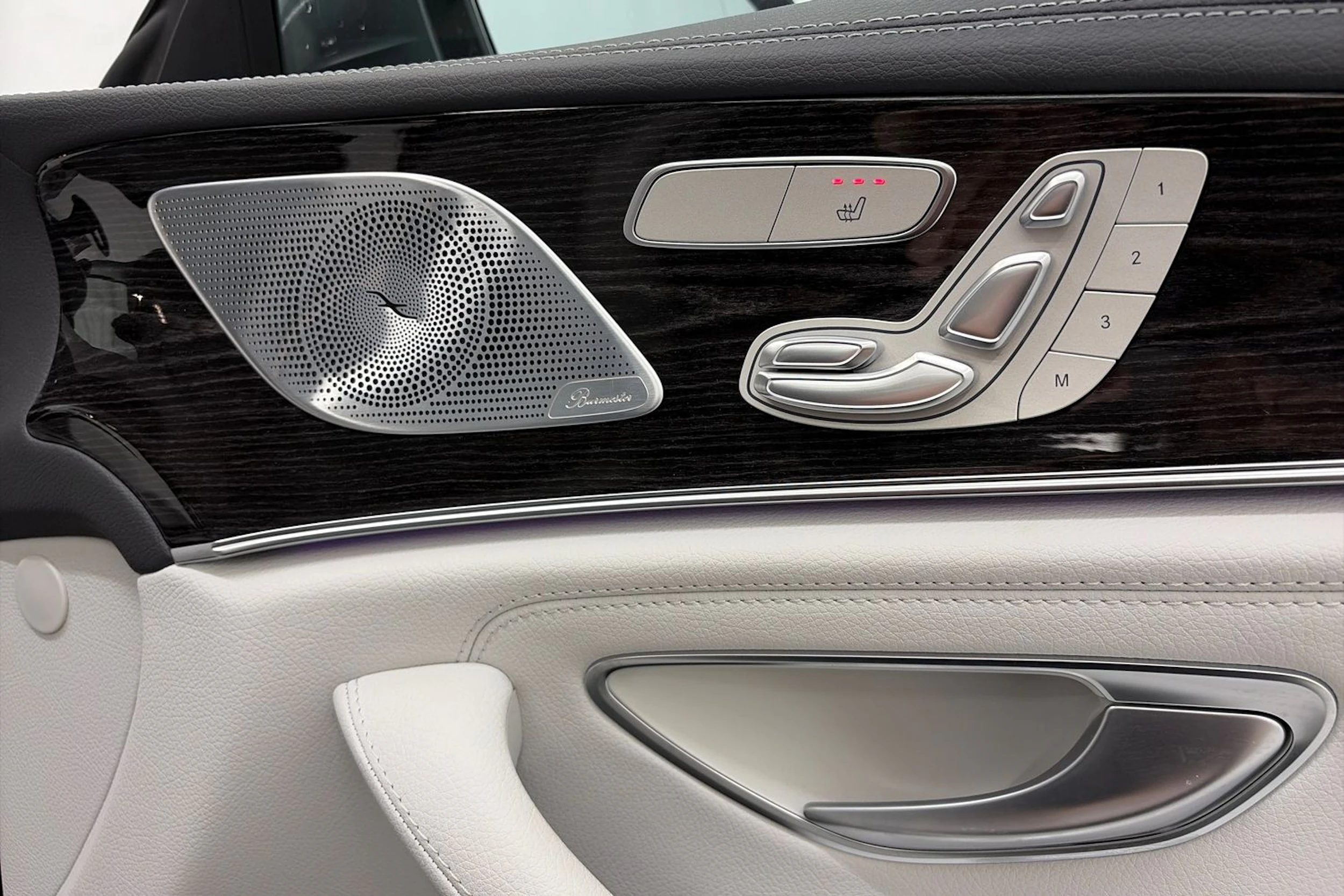 Harmaa Mercedes-Benz CLS 2022 kuva 15.