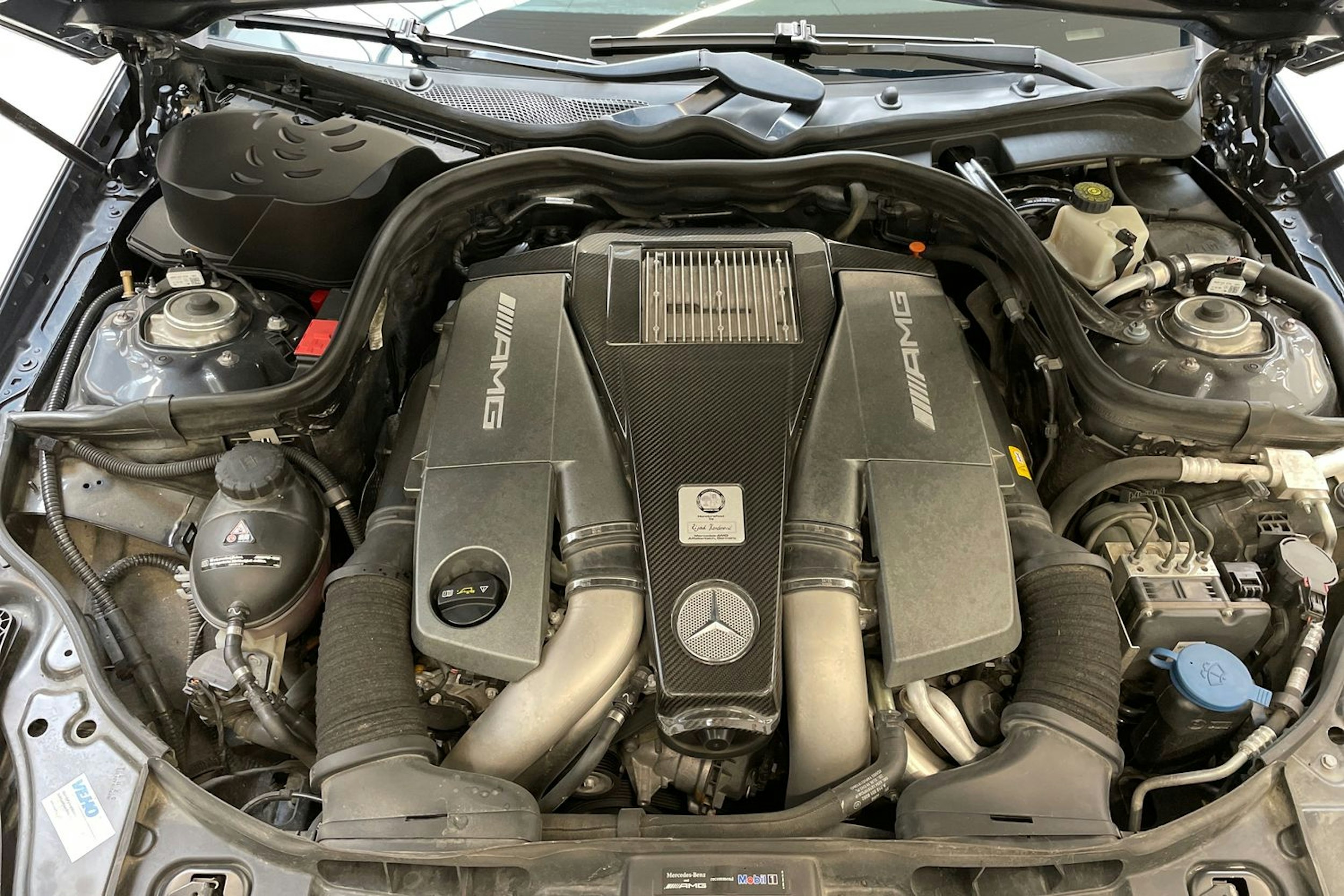 harmaa Mercedes-Benz CLS 63 AMG 2011 kuva 14.
