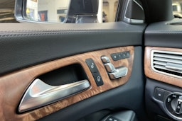harmaa Mercedes-Benz CLS 63 AMG 2011 kuva 18.