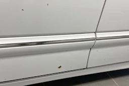 valkoinen Mercedes-Benz E 2000 kuva 12.