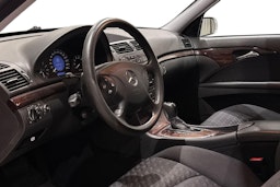 met. harmaa Mercedes-Benz E 2004 kuva 6.