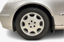 met. harmaa Mercedes-Benz E 2004 kuva 9.