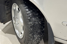 met. harmaa Mercedes-Benz E 2004 kuva 10.