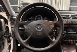 met. harmaa Mercedes-Benz E 2004 kuva 15.