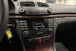 met. harmaa Mercedes-Benz E 2004 kuva 18.