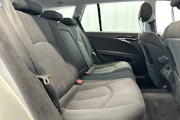 harmaa Mercedes-Benz E 2004 kuva 13.