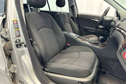 harmaa Mercedes-Benz E 2004 kuva 14.