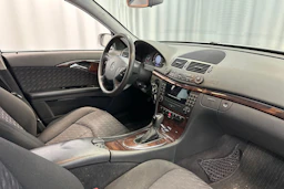 harmaa Mercedes-Benz E 2004 kuva 15.