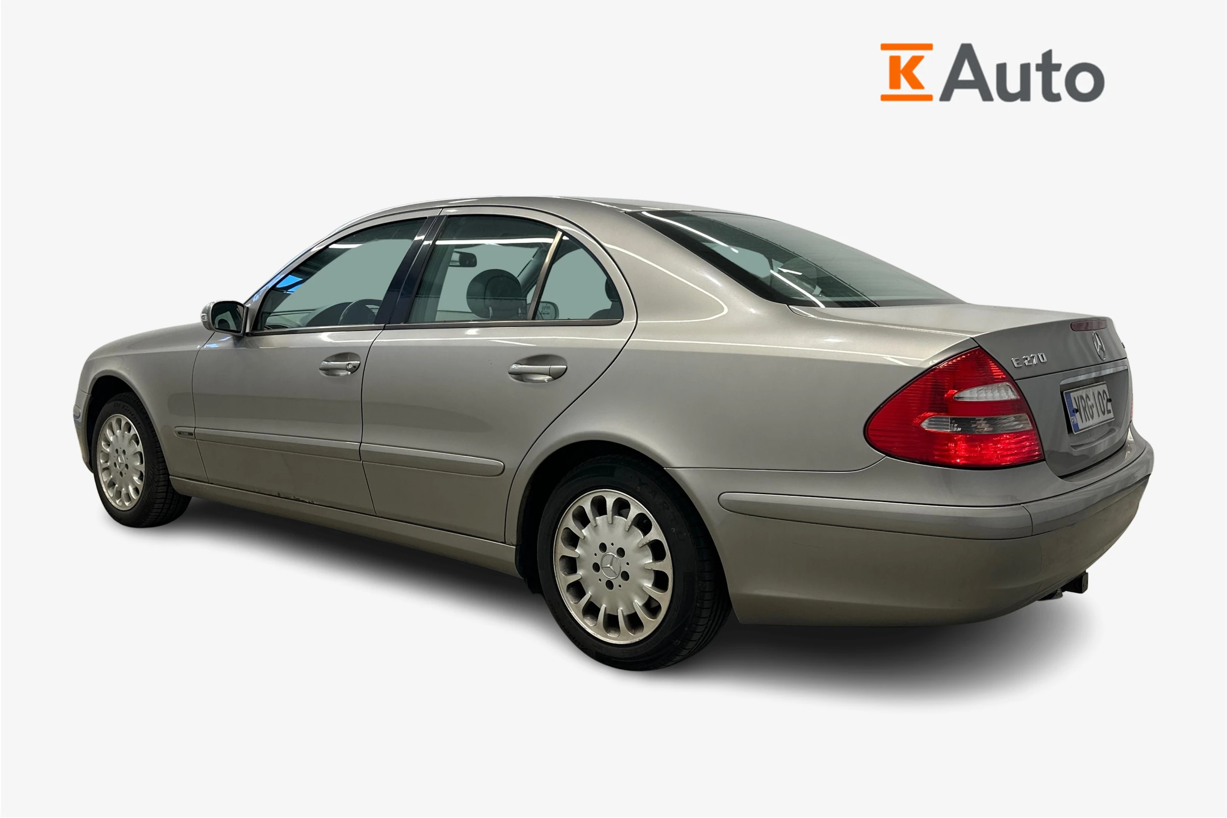 Harmaa Mercedes-Benz E 2004 kuva 2.
