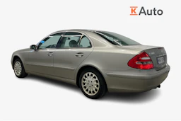 Harmaa Mercedes-Benz E 2004 kuva 2.