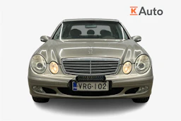 Harmaa Mercedes-Benz E 2004 kuva 4.