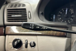 Harmaa Mercedes-Benz E 2004 kuva 18.