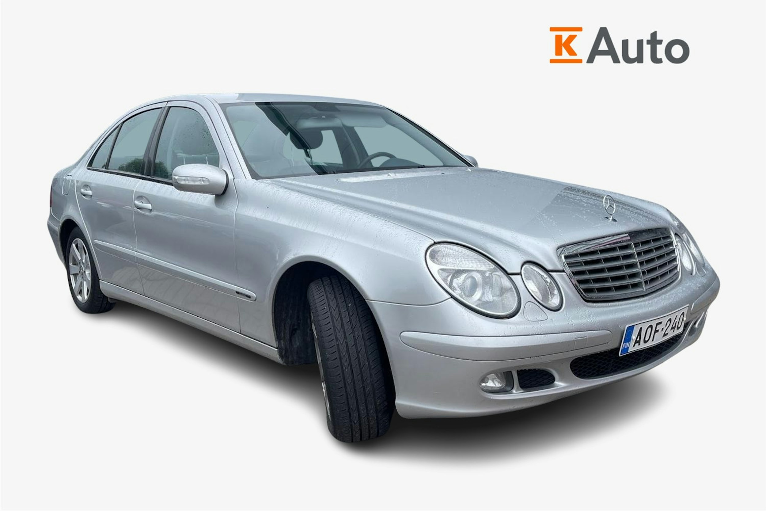 Harmaa Mercedes-Benz E 2005 kuva 1.