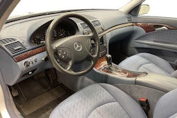 Harmaa Mercedes-Benz E 2005 kuva 7.
