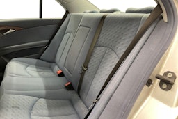 Harmaa Mercedes-Benz E 2005 kuva 10.