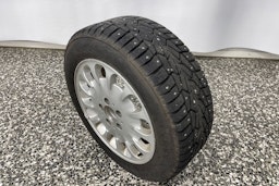 Harmaa Mercedes-Benz E 2005 kuva 13.
