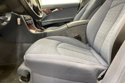 Harmaa Mercedes-Benz E 2005 kuva 14.