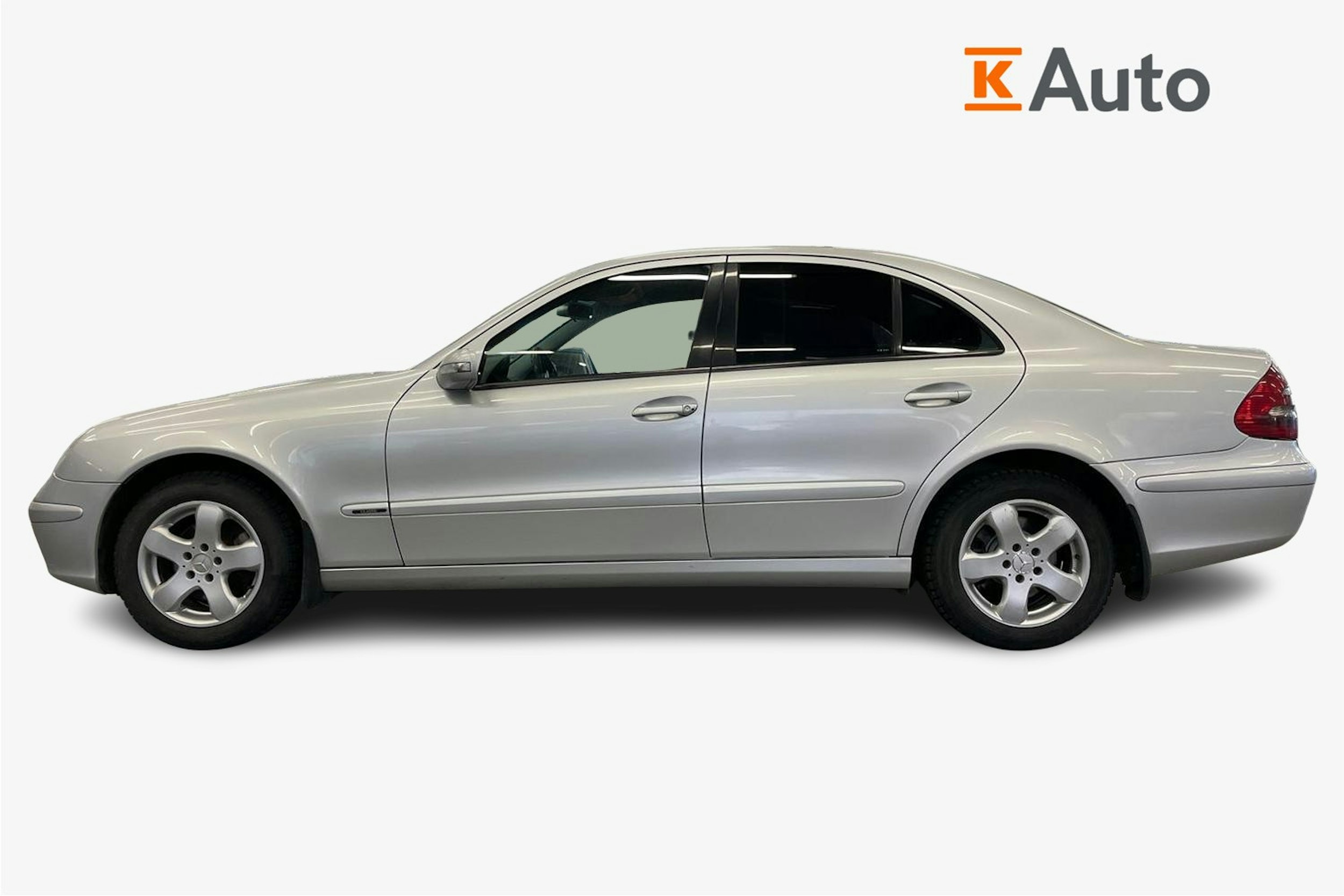 harmaa Mercedes-Benz E 2006 kuva 6.