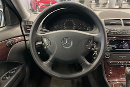 harmaa Mercedes-Benz E 2006 kuva 14.