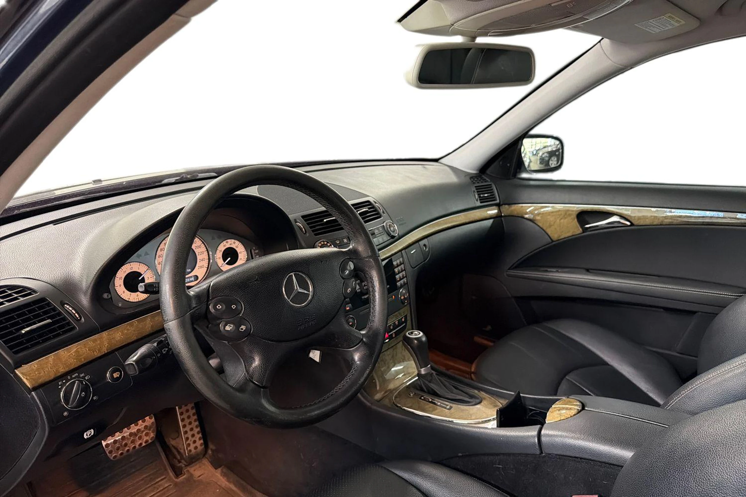 sininen Mercedes-Benz E 2006 kuva 3.
