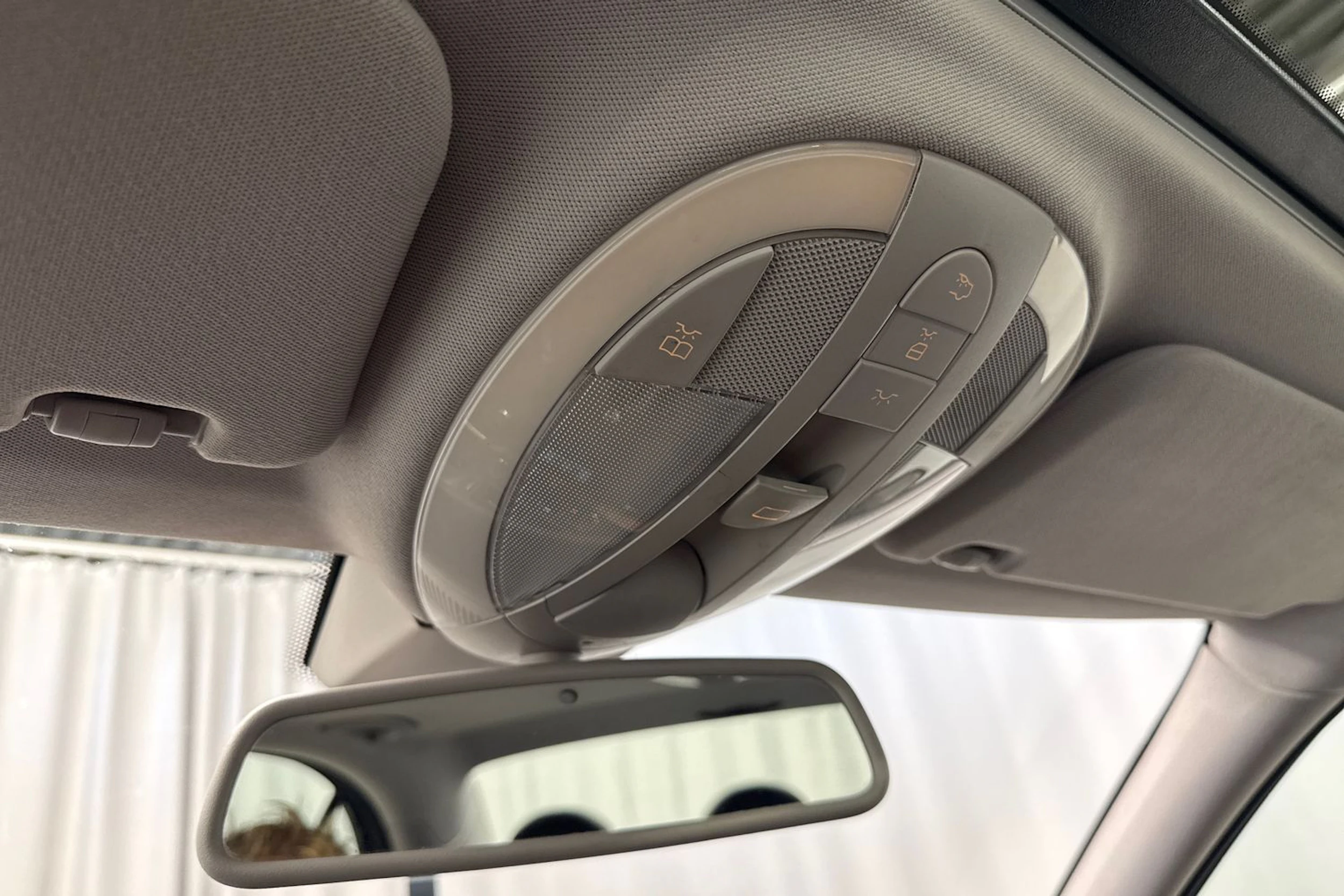 punainen Mercedes-Benz E 2006 kuva 20.