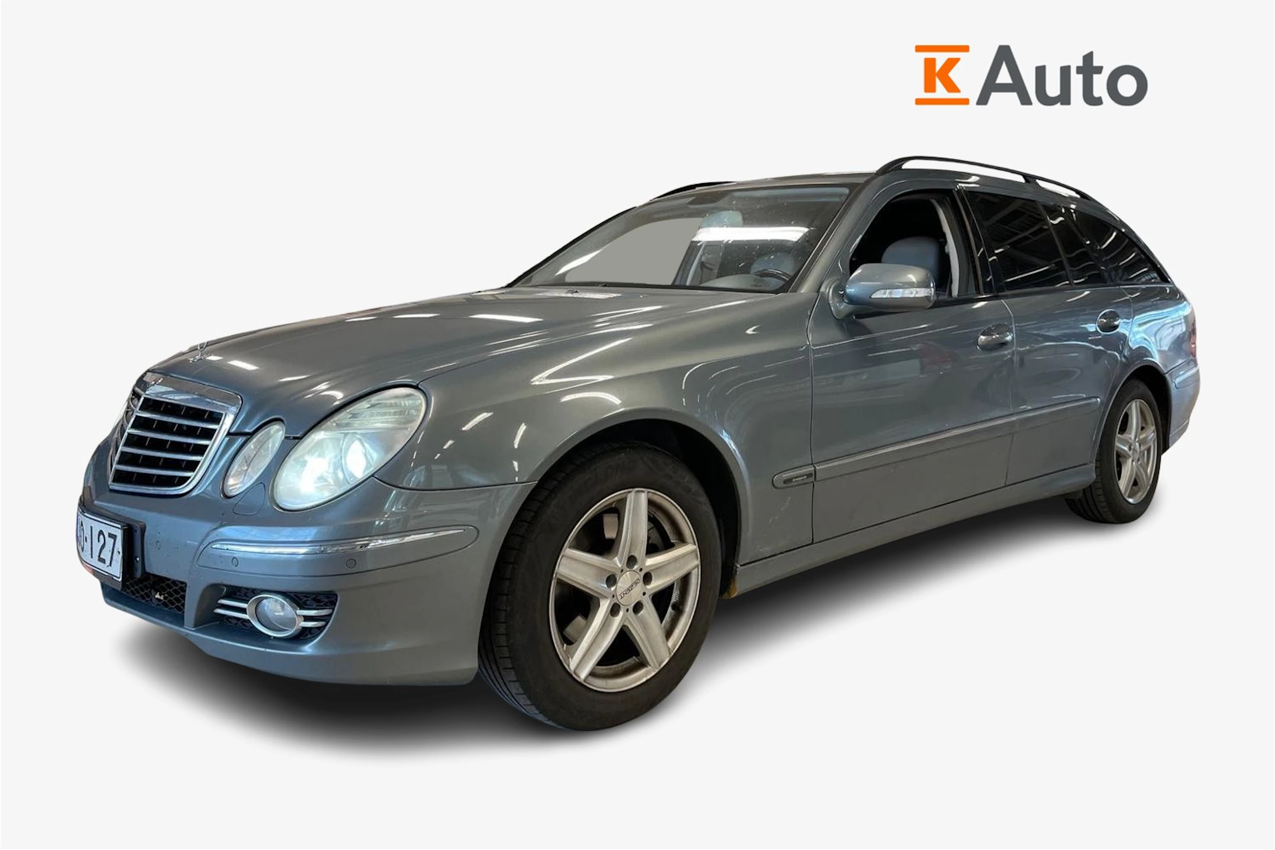 Harmaa Mercedes-Benz E 2007 kuva 1.