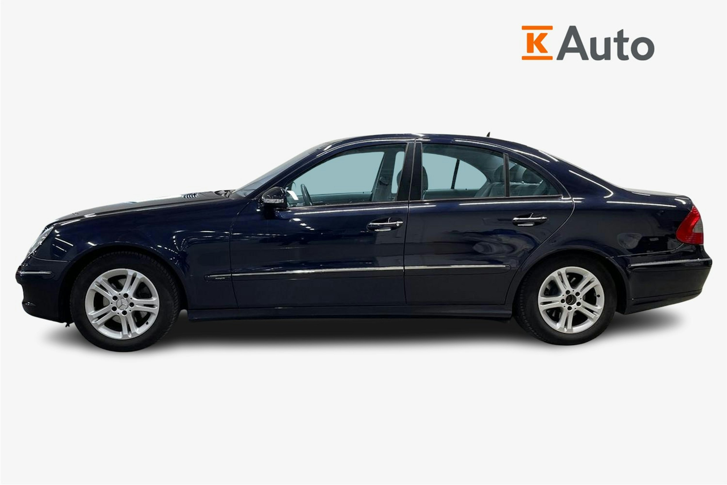 Sininen Mercedes-Benz E 2007 kuva 6.