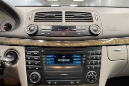 Sininen Mercedes-Benz E 2007 kuva 16.