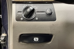 Sininen Mercedes-Benz E 2007 kuva 18.