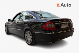 Musta Mercedes-Benz E 2007 kuva 3.