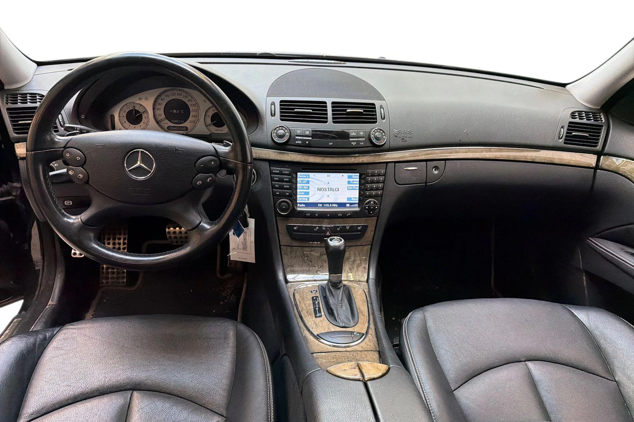 Musta Mercedes-Benz E 2007 kuva 9.