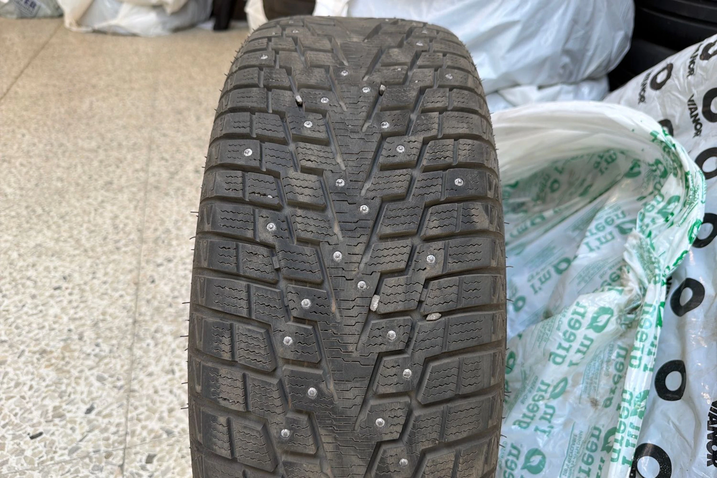 Musta Mercedes-Benz E 2007 kuva 15.