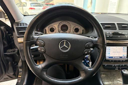 Musta Mercedes-Benz E 2007 kuva 20.