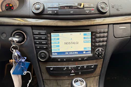 Musta Mercedes-Benz E 2007 kuva 23.