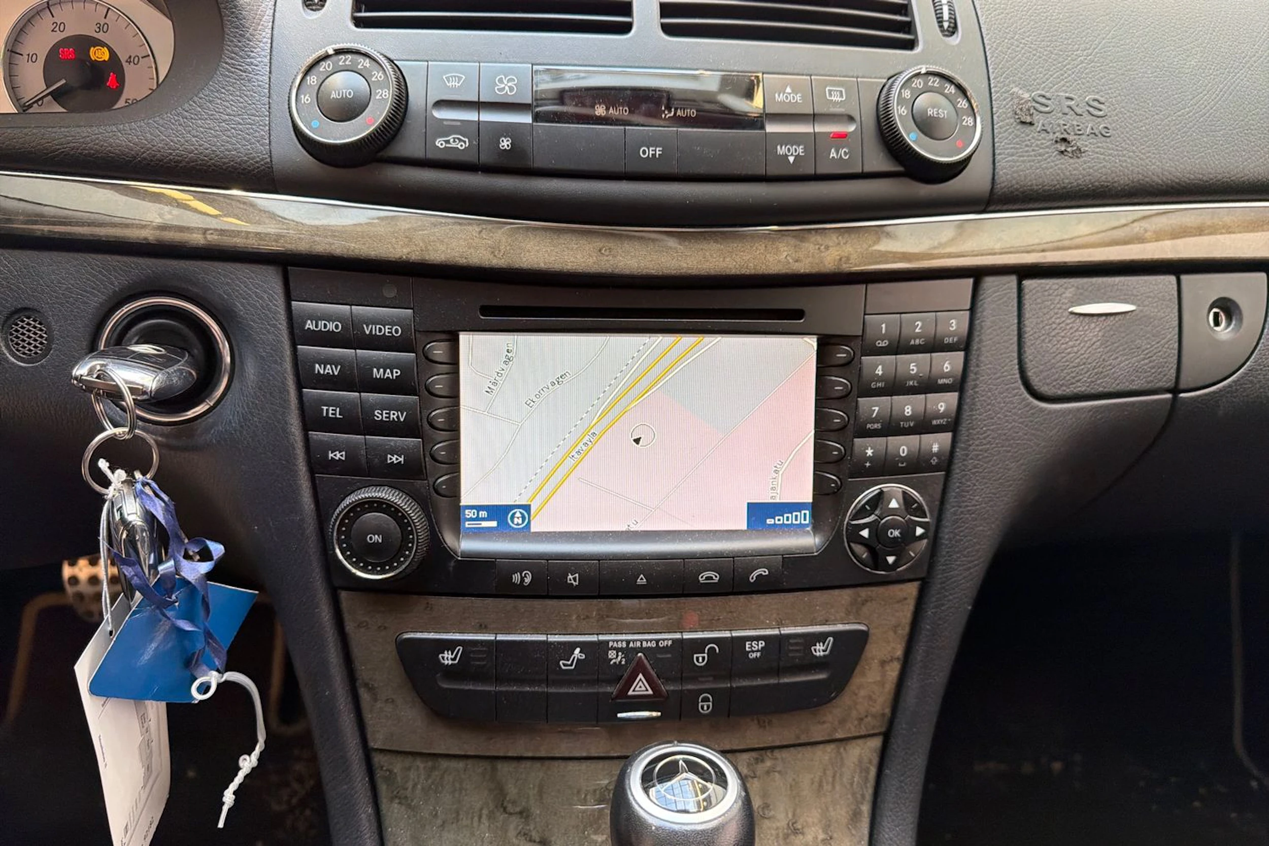 Musta Mercedes-Benz E 2007 kuva 24.