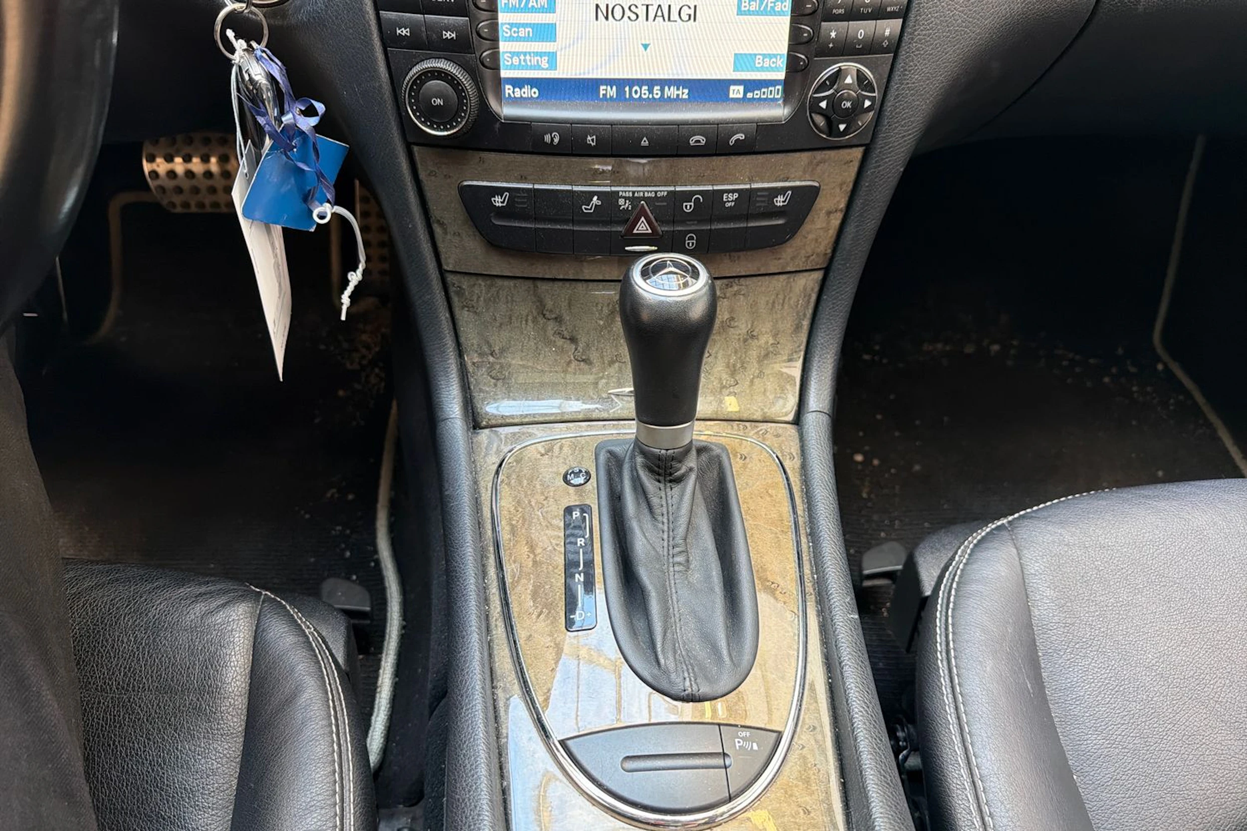 Musta Mercedes-Benz E 2007 kuva 25.