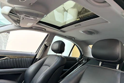 Musta Mercedes-Benz E 2007 kuva 26.