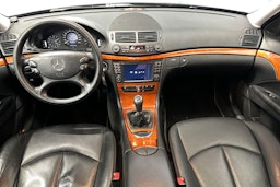 musta Mercedes-Benz E 2007 kuva 9.