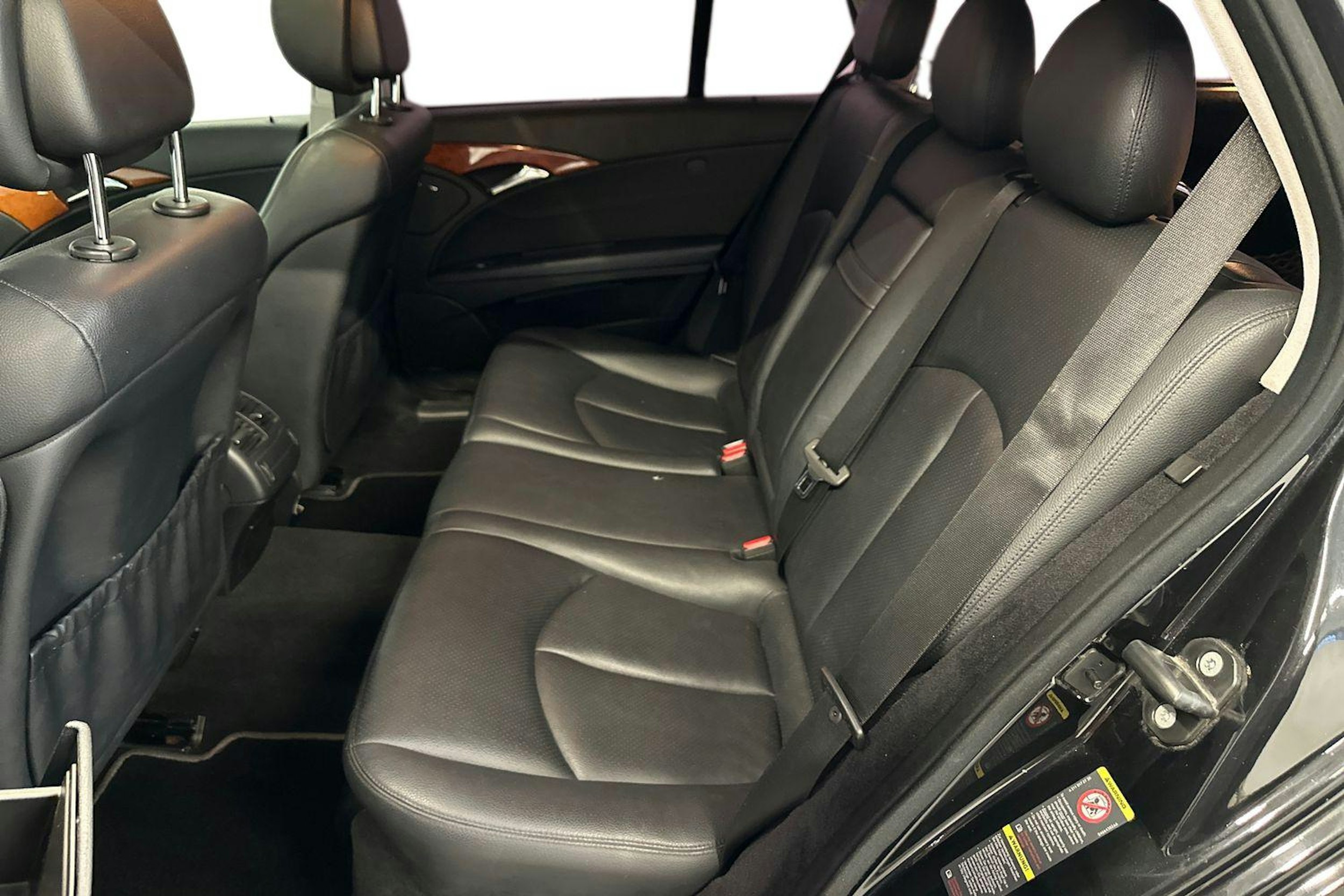 musta Mercedes-Benz E 2007 kuva 10.