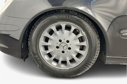musta Mercedes-Benz E 2007 kuva 11.