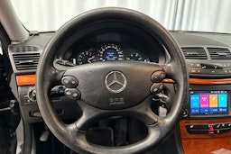 musta Mercedes-Benz E 2007 kuva 15.